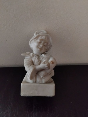 Αγαλματίδιο παιδάκι μεταχειρισμένο, vintage μικρογλυπτό πορσελάνης