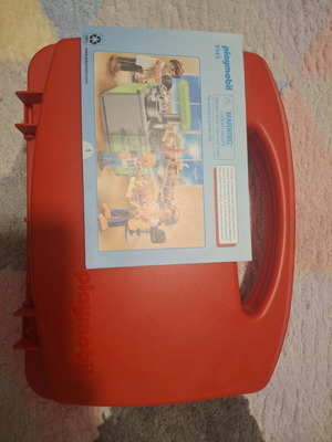 Playmobil kitchen new in excellent condition