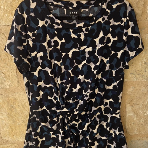 DKNY Short Sleeve Knot Front Blouse like new, colorful print, size L