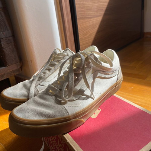 Vans Oldskool sneakers like new, off white with gum sole, size 38