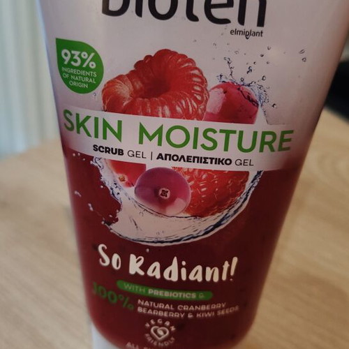 Bioten Skin Moisture Scrub Gel with Bearberry and Kiwi Seeds