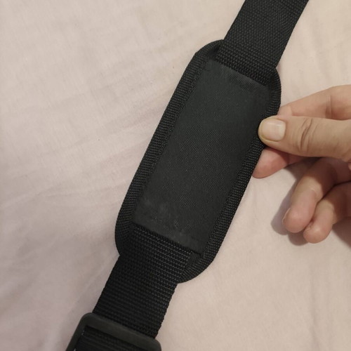 Adjustable shoulder strap like new, black, 3.8x110cm