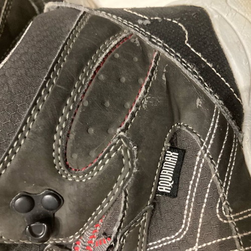 hiking boots size 40