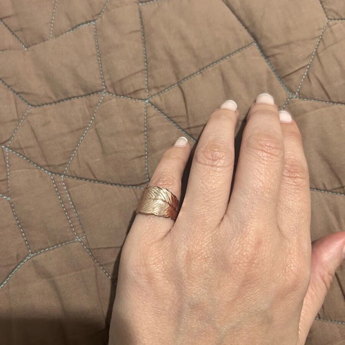 Rosegold ring for pinky finger like new, adjustable size
