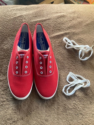 Keds κόκκινα πάνινα αθλητικά παπούτσια αφόρετα, μέγεθος 41 με λευκά κορδόνια