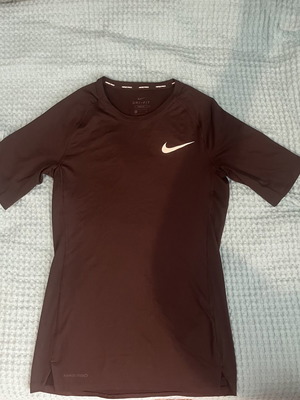 Nike Pro Dri-Fit compression μπλούζα μεταχειρισμένη, νούμερο S, μαύρο