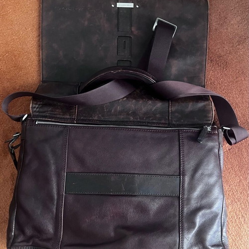 Piquadro leather messenger bag like new, brown