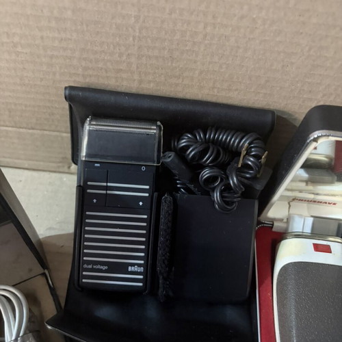 Electric shavers, set of 8