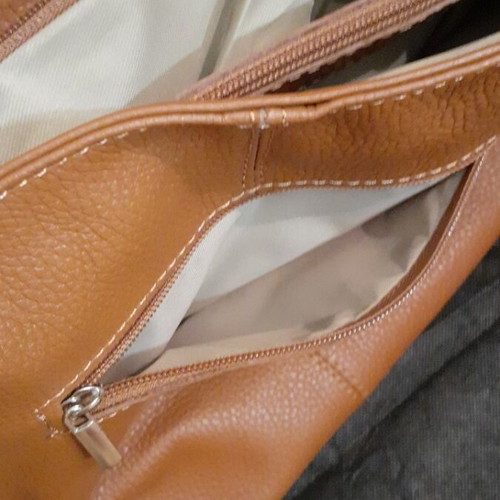 Vera Pelle Piera leather shoulder bag, tan