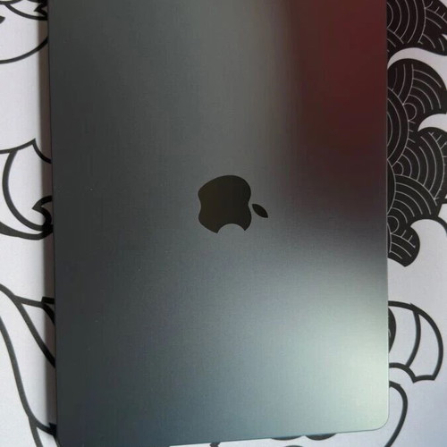 MacBook Air M2 2022 256GB like new with 96% battery health