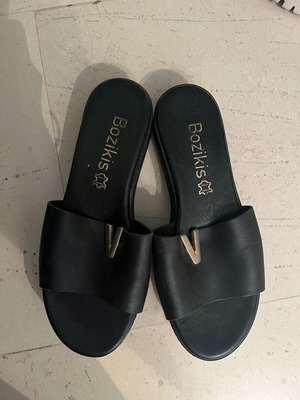 Bozikis slippers size 39 like new, black with metal V detail