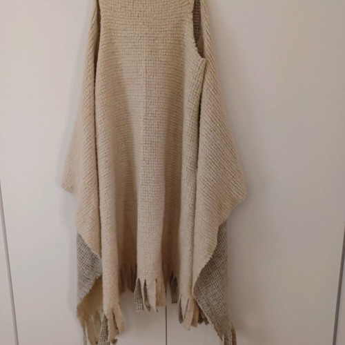 Sleeveless coat used one size, white