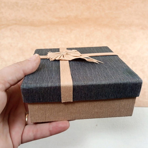 Hard gift box 12.5*5*5 cm beige and blue with bow new