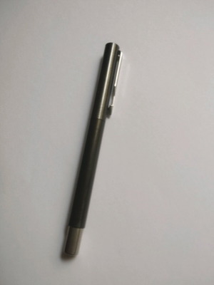 Στυλό Parker μαύρο με ιριδισμούς σαν καινούργιο, χρειάζεται ανταλλακτικό μελάνι