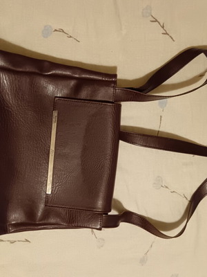 Women's brown shoulder bag with three inner compartments