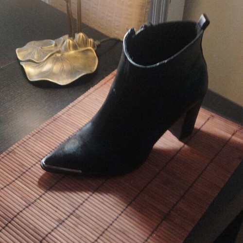 Ankle boots size 41 like new, black