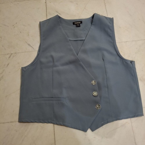 Boohoo women's vest gray ciel like new, size L