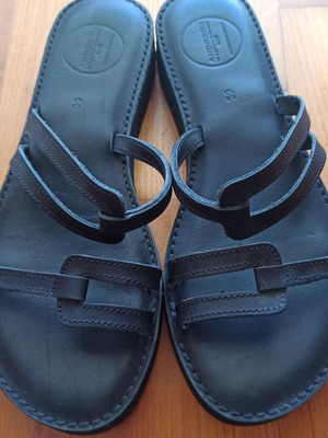 Black leather handmade sandals size 39 like new