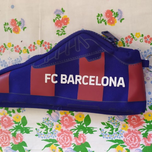 Barcelona pencil case like new, 24x11 cm