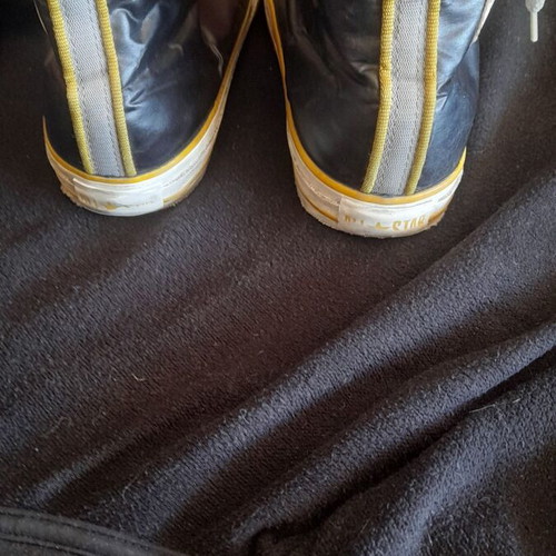 Converse All Star High Top sneakers used, size 42.5, black with yellow accents