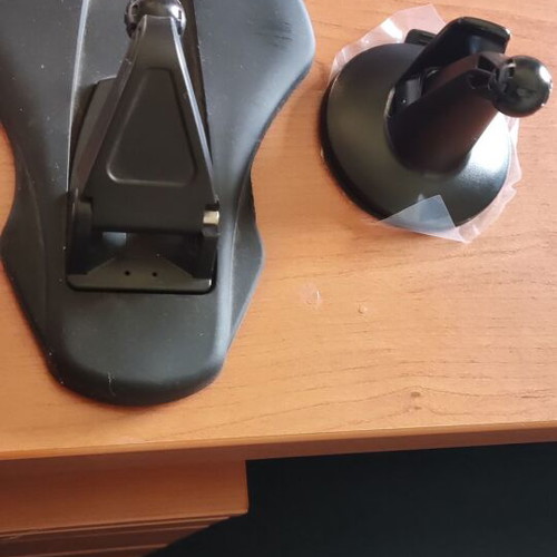 Garmin Drive Navigator like new, with 2 car mounts