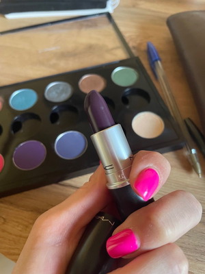 Mac Cosmetics 3 σκιές ματιών και κραγιόν Cyber καινούργια