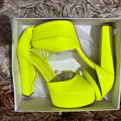 Lime yellow-green patent leather pumps new size 38 with ankle tie