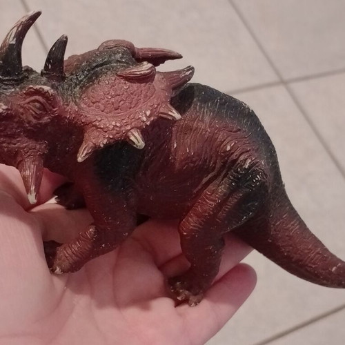 Dinosaur figures pack of 5, plastic and rubber