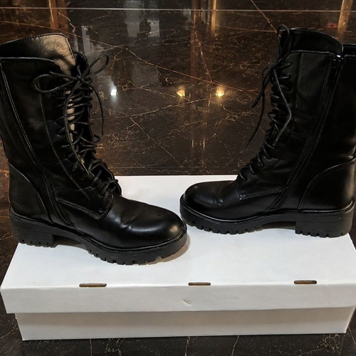 Boots black leatherette size 39 like new, casual military style