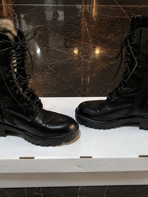 Boots black leatherette size 39 like new, casual military style