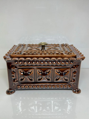 Vintage ceramic jewelry box used, brown tones with metal handle