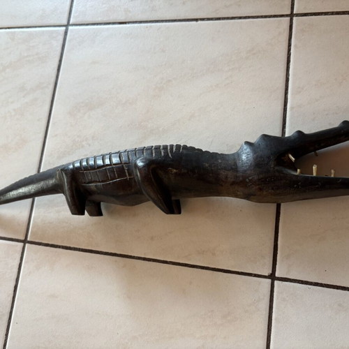 African crocodile decorative figurine, 1970s, needs tooth repair