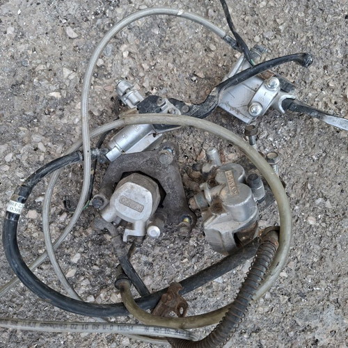 Kymco Agility 200i brake calipers