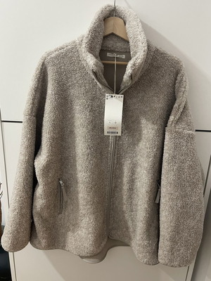 Oysho beige jacket size L brand new