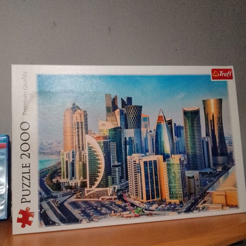 Puzzle Trefl 2000 pieces new with Doha Qatar picture