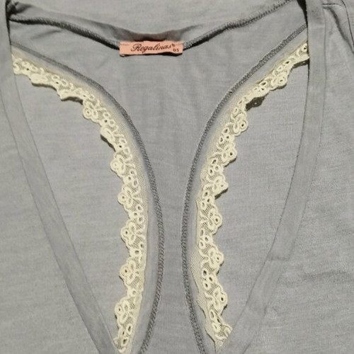 Regalinas blouse used with lace and bow in gray