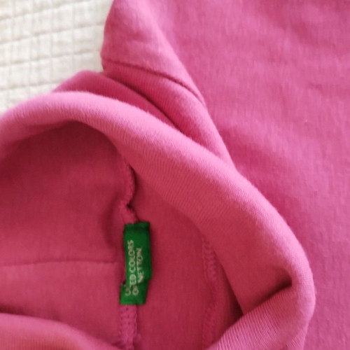 Benetton sleeveless turtleneck top used, pink fuchsia, size small