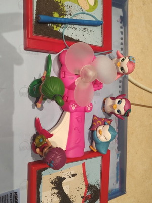 Various small toys like new, pack of 8
