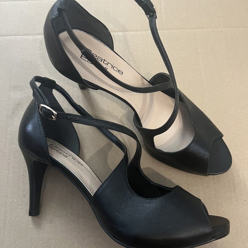 Beatrice Estell black sandals size 39 like new, 8.5cm heel