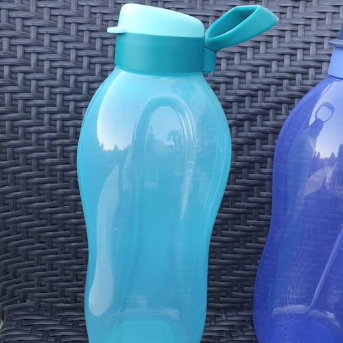 Tupperware water bottle 2L with spout, pack of 2