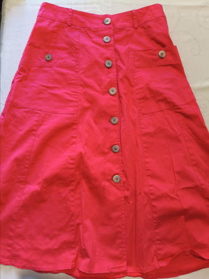 Red skirt with buttons and belt used, summer style, size L