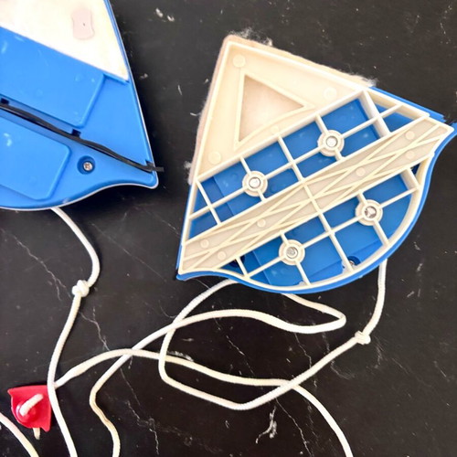 Magnetic window cleaning device used