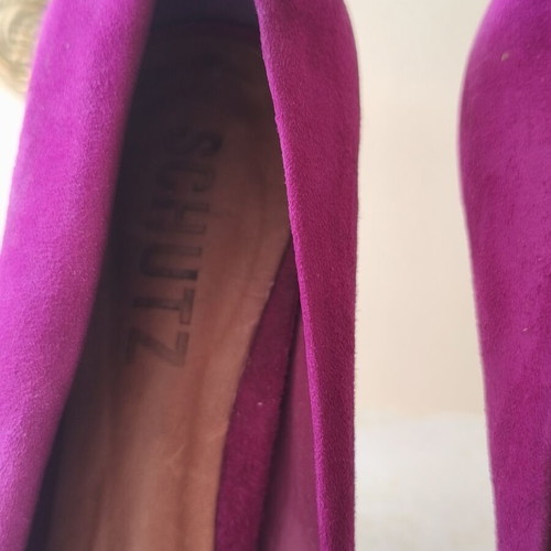 Schutz suede pumps magenta size 40 used
