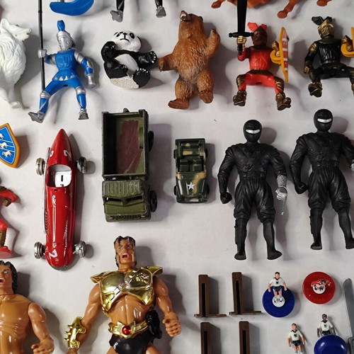 Vintage toys used, assorted lot with various pieces