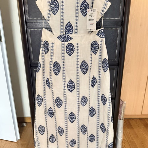 Zara dress with cut out waist, beige and blue