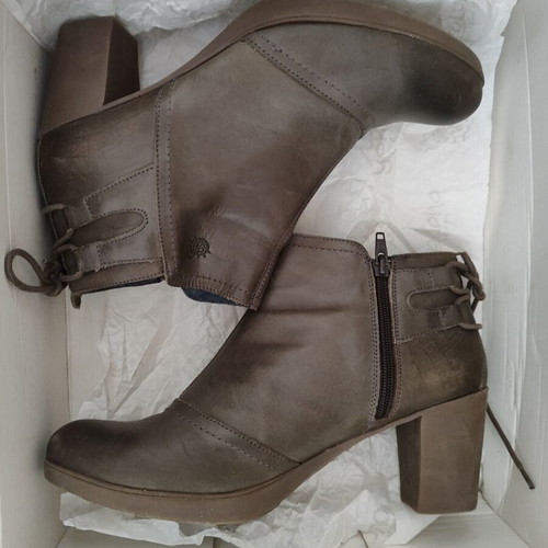 Yokono ankle boots size 39, like new, brown, narrow fit
