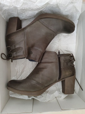 Yokono ankle boots size 39, like new, brown, narrow fit