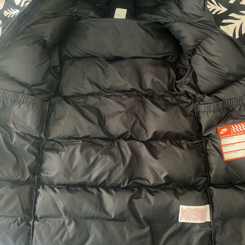 Nike kids black jacket like new, size 122-128