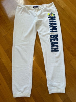 Ocean Drive white medium tracksuit used, thin fabric