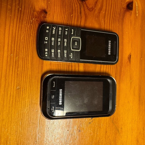 Samsung E1200 and C3300K champ phones like new, set of 2